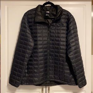 Northface puffer zip up jacket- Never worn Color- Black. Size-XXL